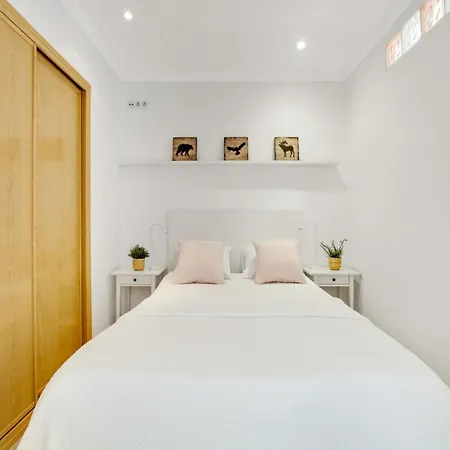 In By Bajondillo